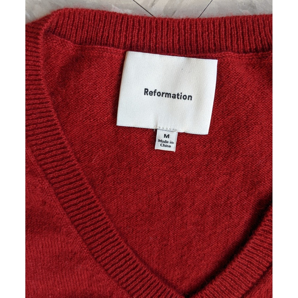 Reformation Cashmere V-Neck Sweater Vest Red Size Medium Ribbed Knit Trim - Picture 3 of 7